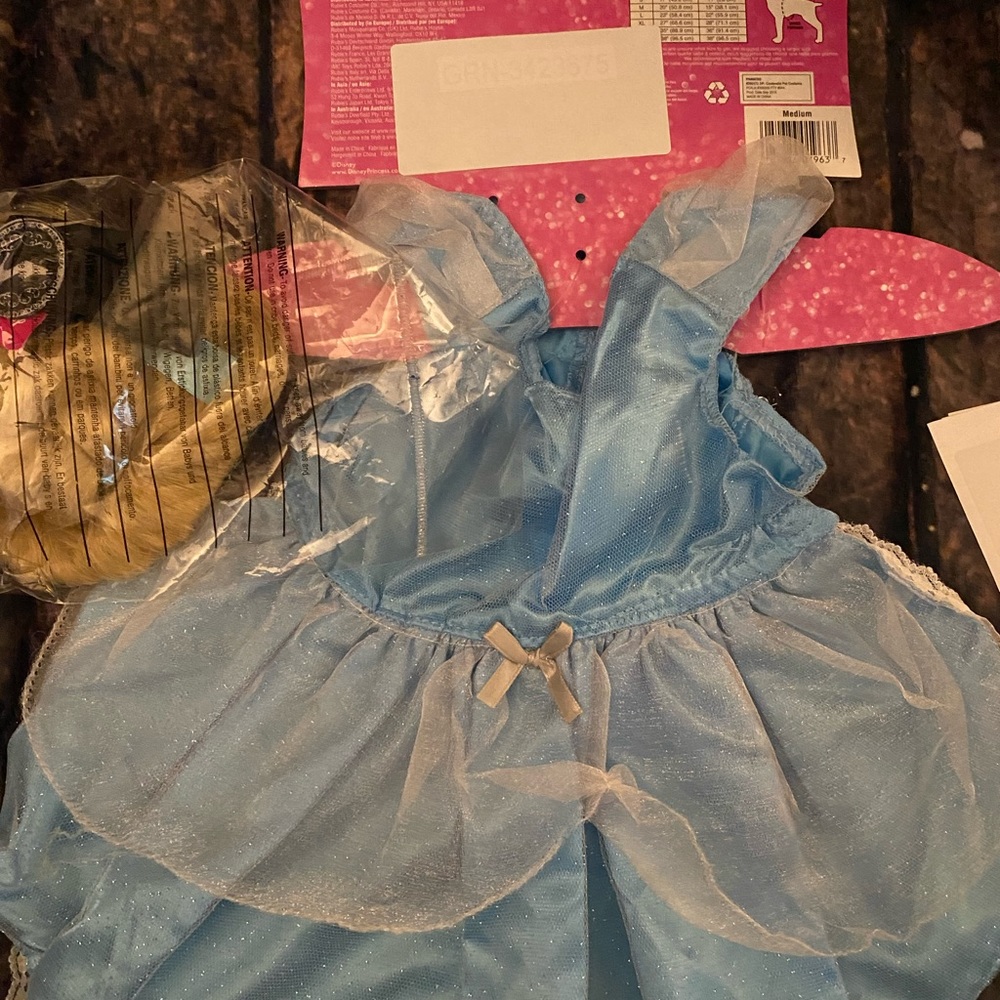 Rubies Cinderella Pet Costume with Wig-Medium (MSRP $30.35) - Picture 3 of 4